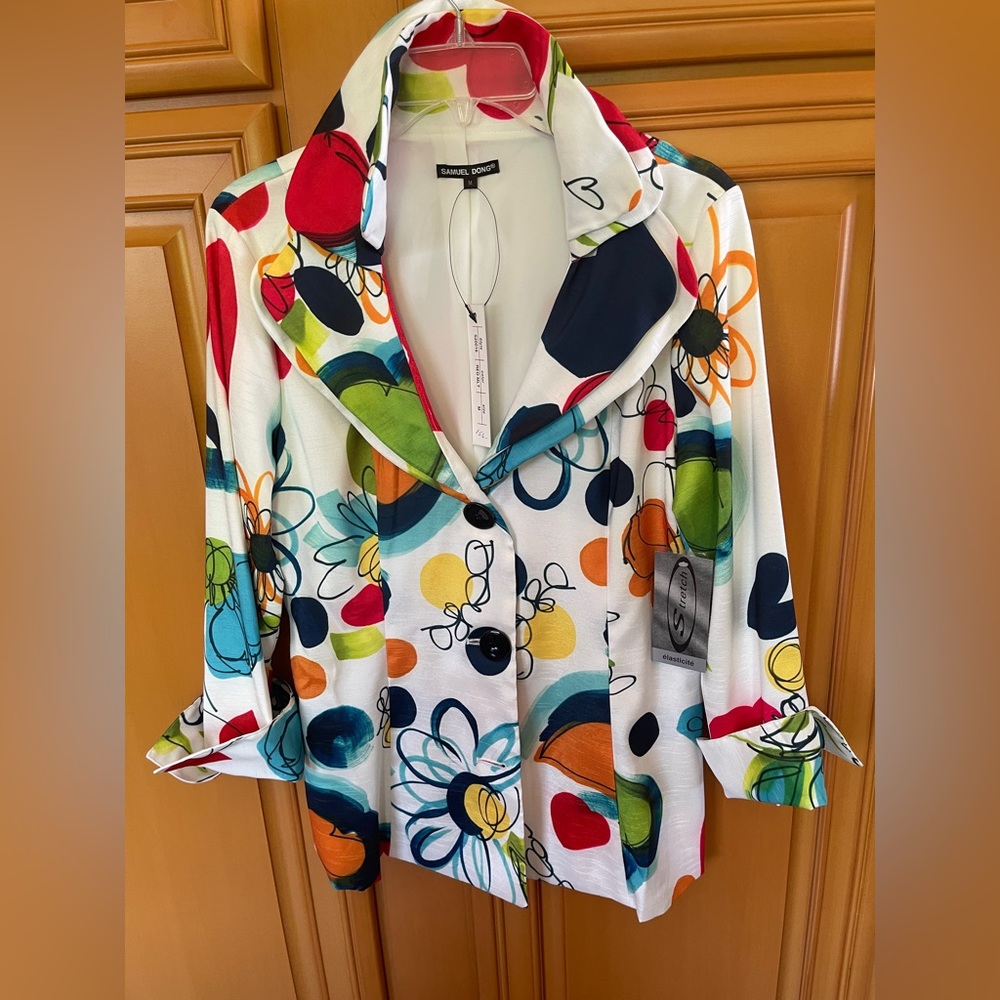 Beautiful Samuel Dong jacket. Beautiful quality.